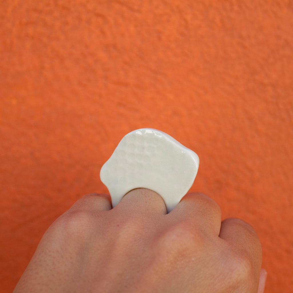Onda Branca ring - porcelain