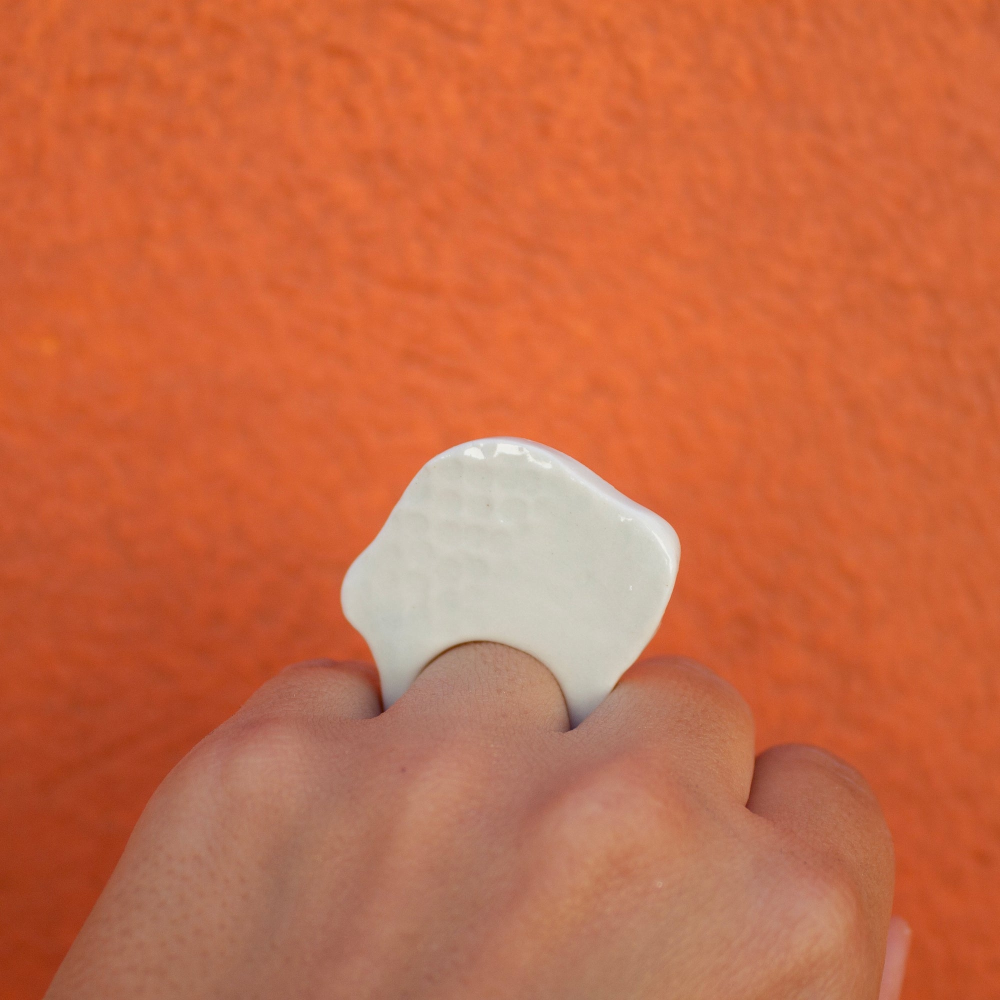 Onda Branca ring - porcelain